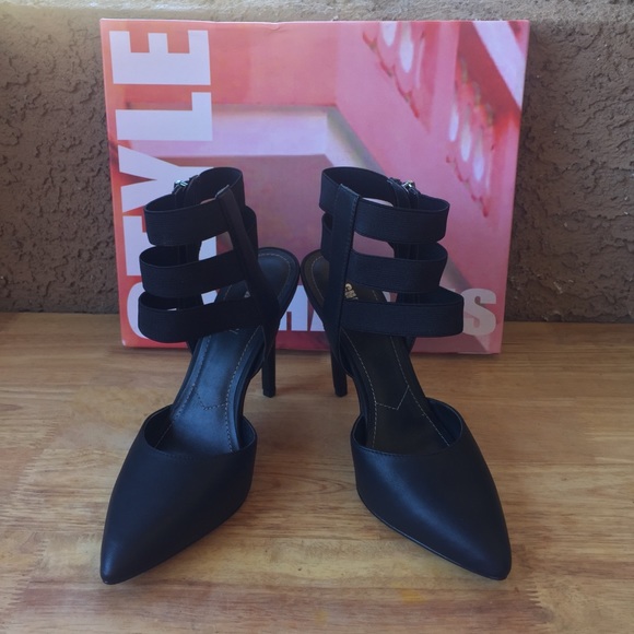 JCPenney Black high heels 3.5 inches - Picture 2 of 3